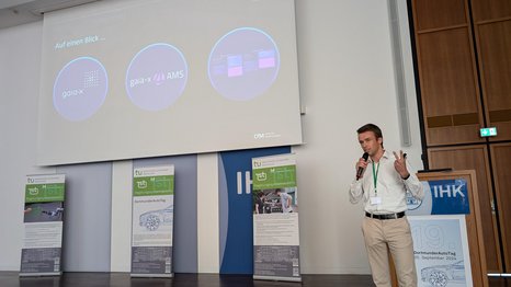 Jens Gessler presents research results from Gaia-X 4Advanced Mobility Services