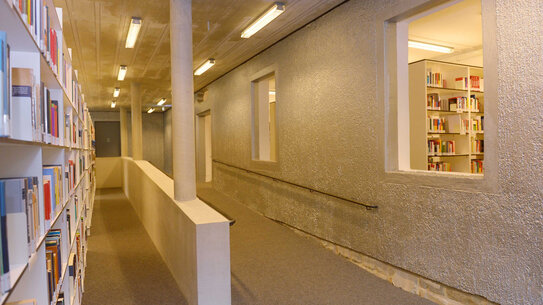 Bibliotheksbereich der Zeppelin Universität 