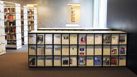 Zeitschriftenbox der Zeppelin Universität