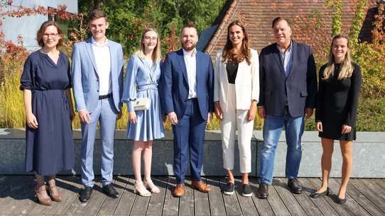 Graduates of the 12th year of the part-time Master's degree program "Digital Pioneering"