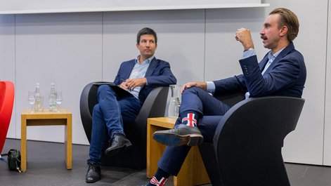 Dr. Fabian Sennekamp von der ZU und Dr. Christian Förster, Leiter des Referats Klimaschutz im Verkehr im Ministerium für Verkehr Baden-Württemberg