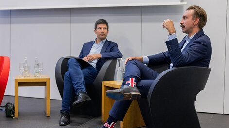 Dr. Fabian Sennekamp von der ZU und Dr. Christian Förster, Leiter des Referats Klimaschutz im Verkehr im Ministerium für Verkehr Baden-Württemberg