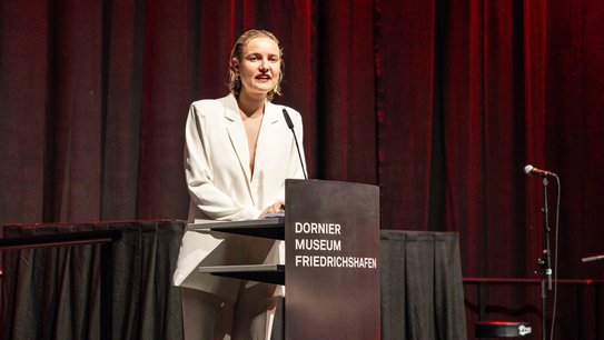 Theresa Koch beim Gala-Dinner der ZU im Dornier Museum.