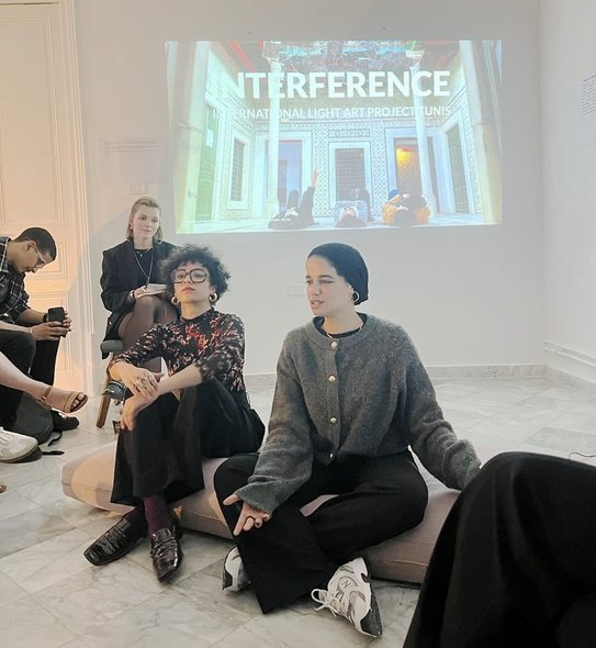 The collective interference during its lecture as part of the project 'Collectivise: About Commoning in Arts and Culture'.