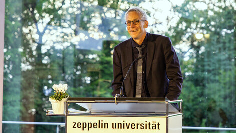 Prof. Jan Söffner holds the professors' speech for the third time in a row.