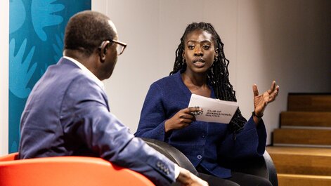 Rhoda Zündorf moderates the CIP Global Talk.