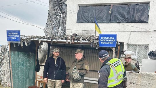 ZU-Student Matthias Eckmann war mit einem Konvoi mit Hilfsgütern in der Ukraine.