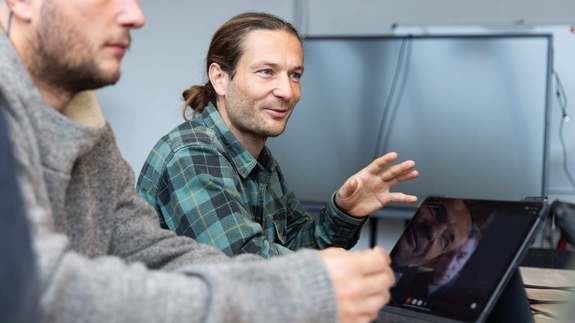 Thorin Wäschle (r.) studierte an der Zeppelin Universität.
