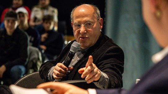 But Gregor Gysi can also be very serious.