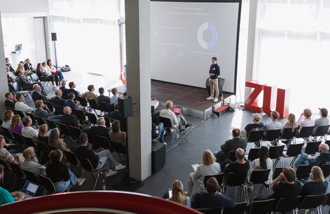 The Investor Summit Bodensee offers both large-scale pitches and small-scale networking opportunities. The Investor Summit Bodensee offers both large-scale pitches and small-scale networking opportunities.