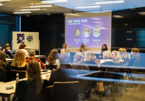 In the panel discussions and workshops, the speakers talk about their setbacks and successes – unfiltered and with great candour. In the panel discussions and workshops, the speakers talk about their setbacks and successes – unfiltered and with great candour.