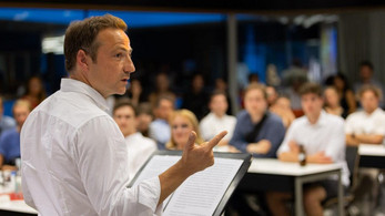 Prof. Dr. Koschut was awarded a Teaching Award 