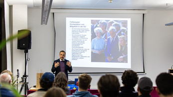 Prof Koschut at student initiatives