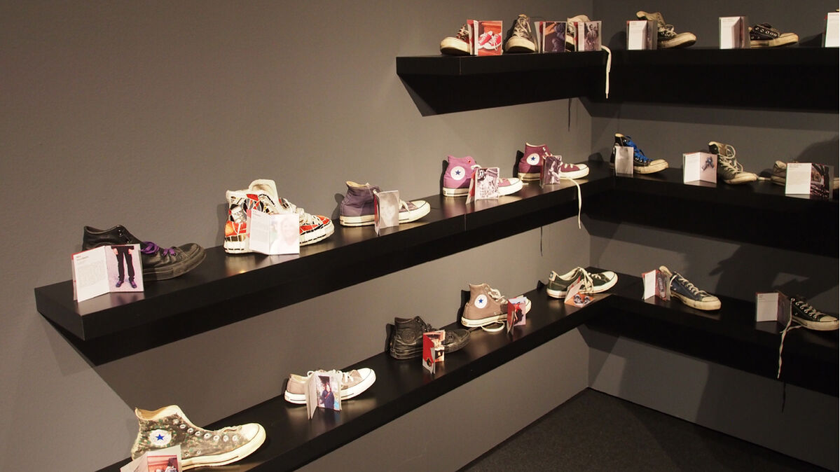 Memmingen art exhibition "And me?" with students from the CCM study program. An exhibition on the theme of mass culture.