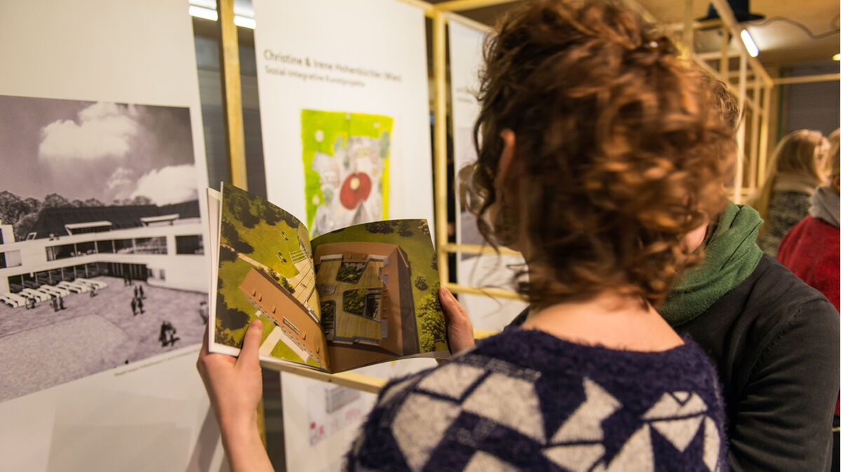 Art Friday at the Container University as part of the arts program, with students from the CCM degree course