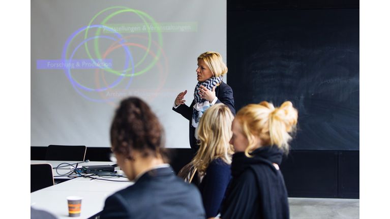 ZUtaten 2016 - Unternehmenspräsentation ZKM  Zentrum für Kunst und Medientechnologie Karlsruhe