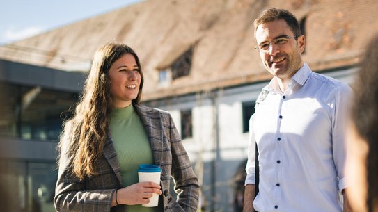 Students and lecturer on the roof terrace | Photo: ZU, Ilja Mess