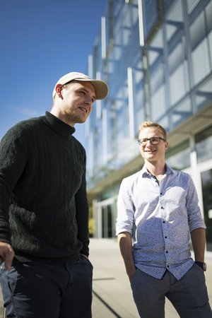 Students in front of the SMH building | Photo: ZU, Ilja Mess