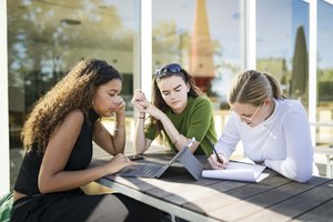 Project work in the fresh air | Photo: ZU, Ilja Mess