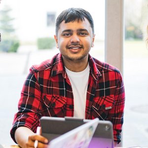 Students working in groups | Photo: ZU, Ilja Mess