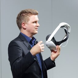 Prof. Dr. Raphael Zender | Endowed Chair of Virtual Reality Systems